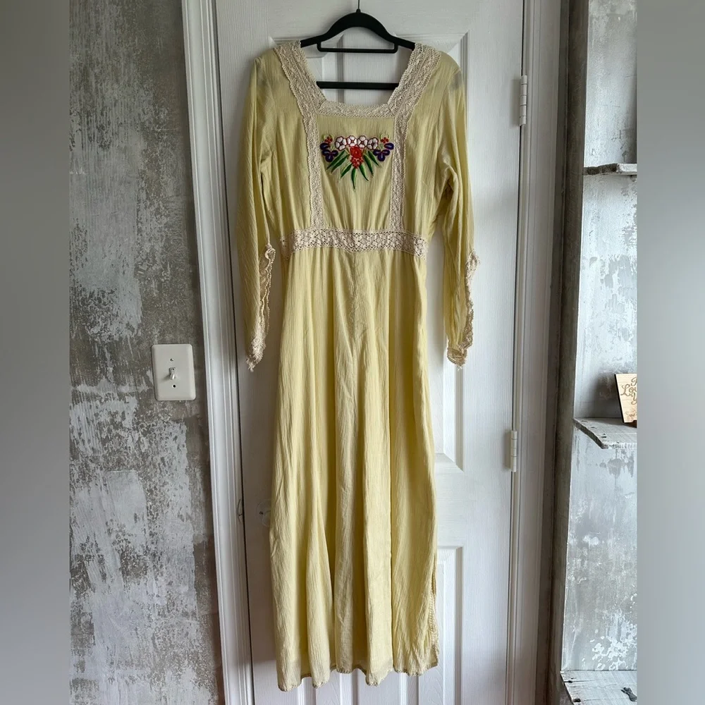 CU Amelia Dress - Picture 5 of 8